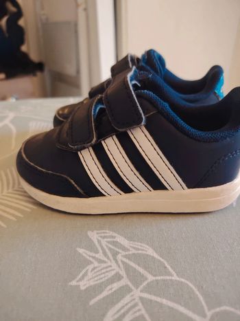 Basket Adidas taille 21
