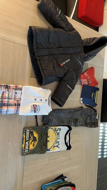Lot de 36 vêtements garçon 3 ans