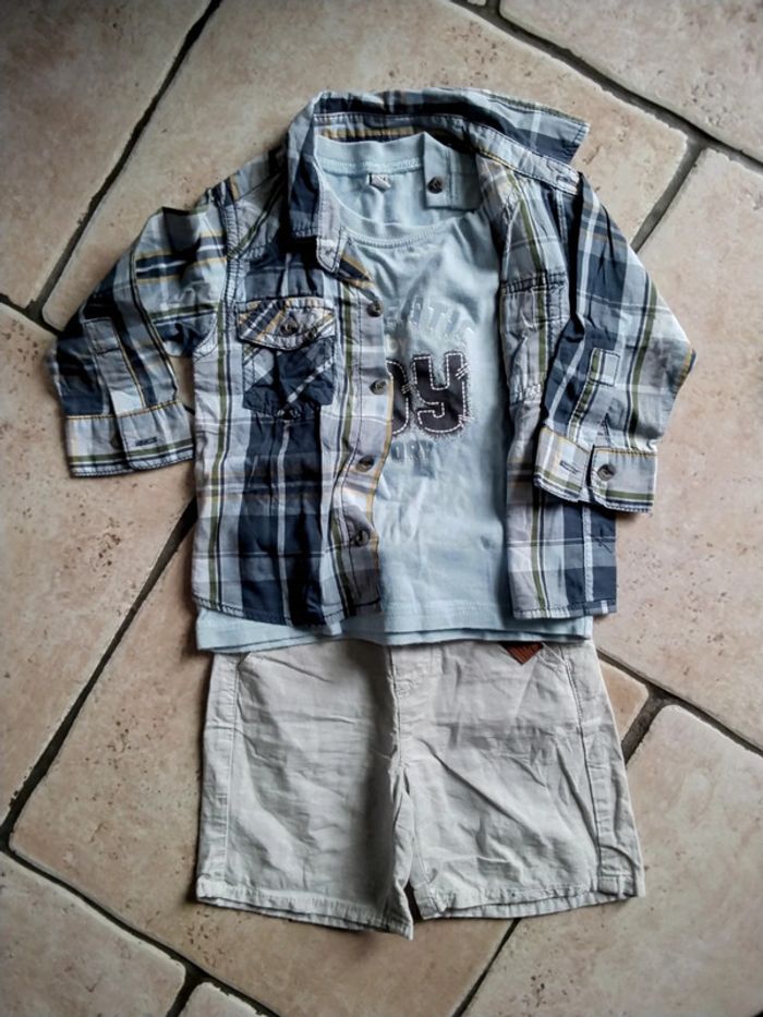 Joli ensemble taille 12 mois