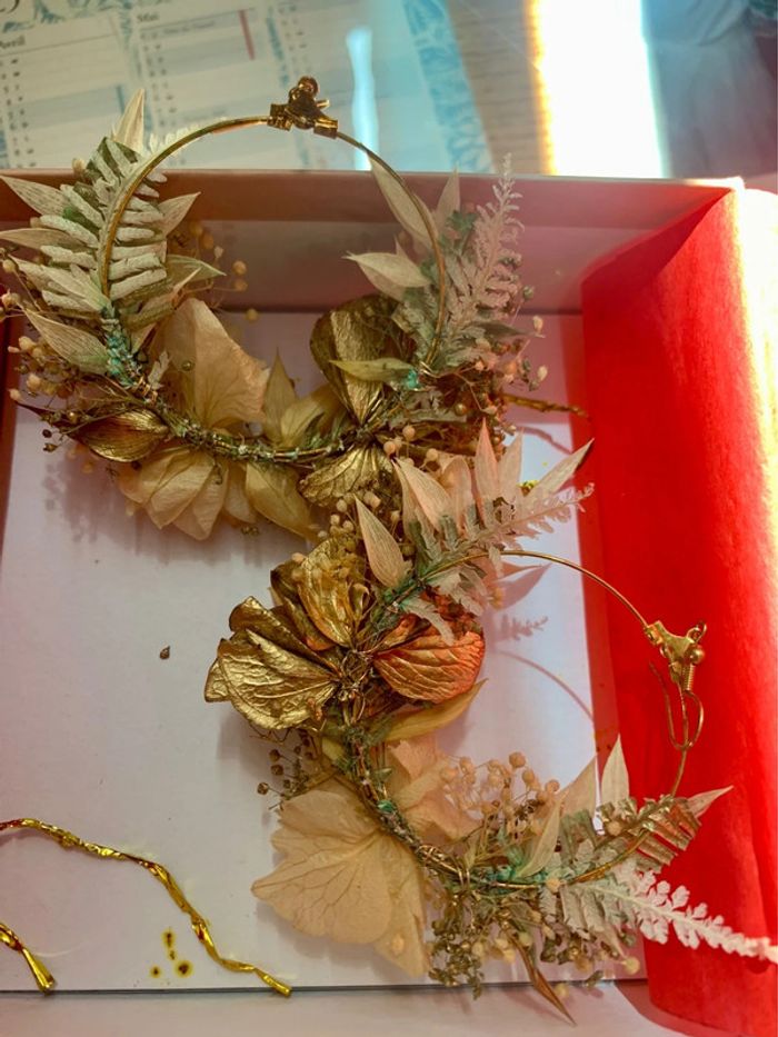 Boucles d’oreilles BO les couronnes de Victoire - photo numéro 4