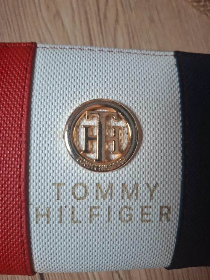 Portefeuille Tommy Hilfiger tricolore – logo doré - photo numéro 2