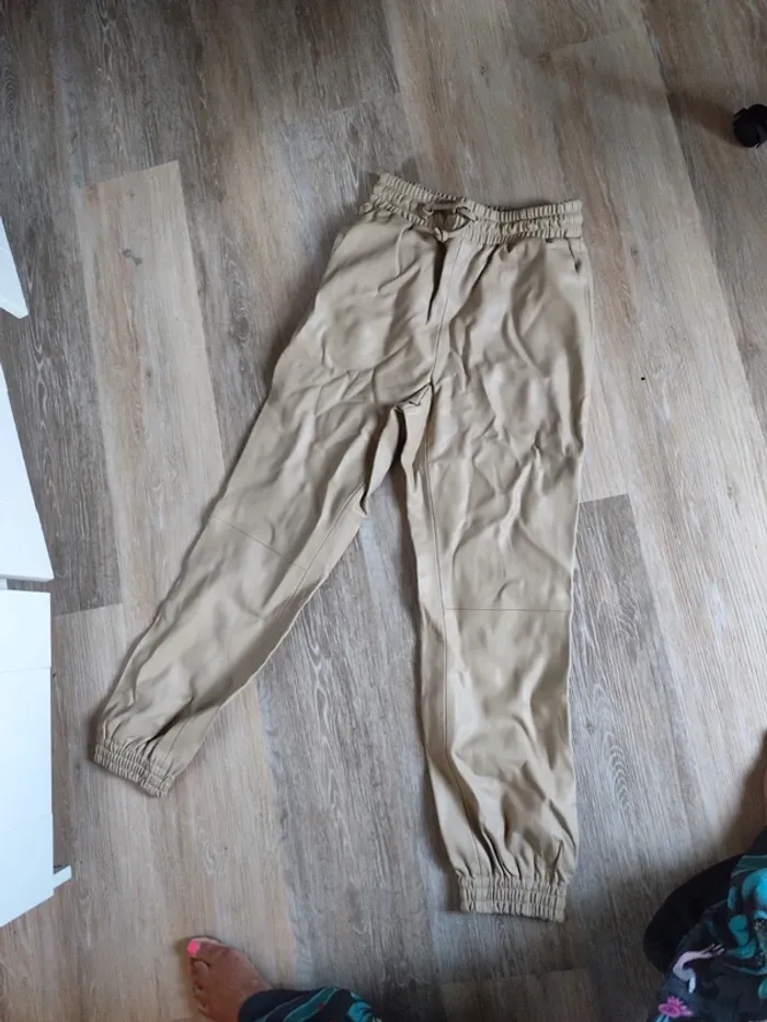 Pantalon jogging simili cuir Mango beige XS