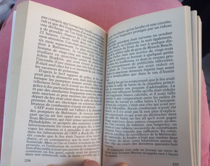 Livre Combustion de Patricia Cornwell - photo numéro 3
