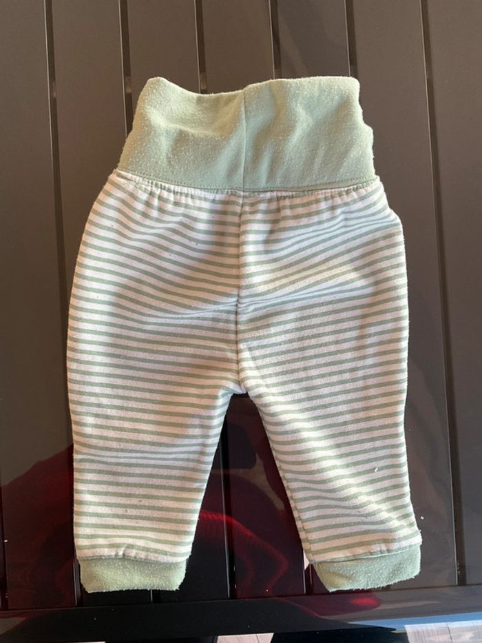 Ensemble pantalon et t-shirt - photo numéro 5