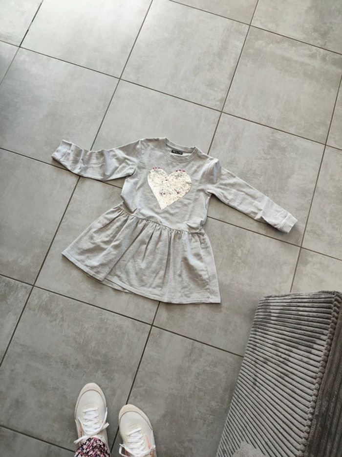 Robe avec coeur paillettes - photo numéro 2