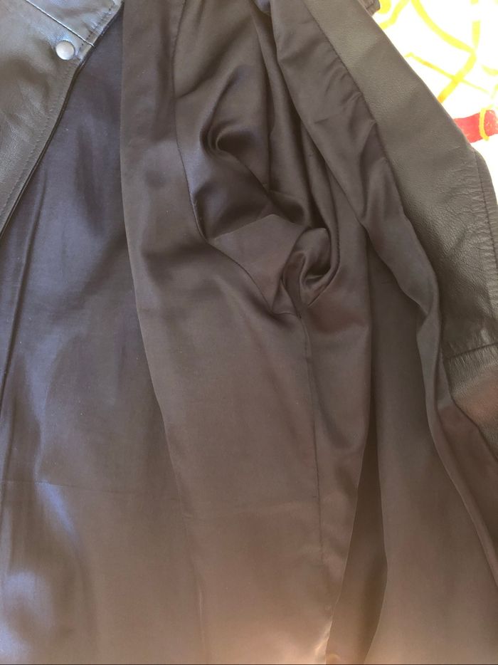 Manteau noir en cuir - photo numéro 9