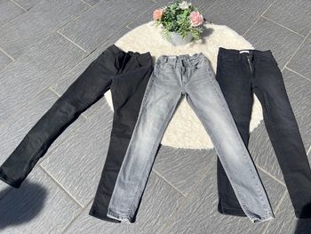 Lot de 3 pantalons  10 ans impeccables 👌