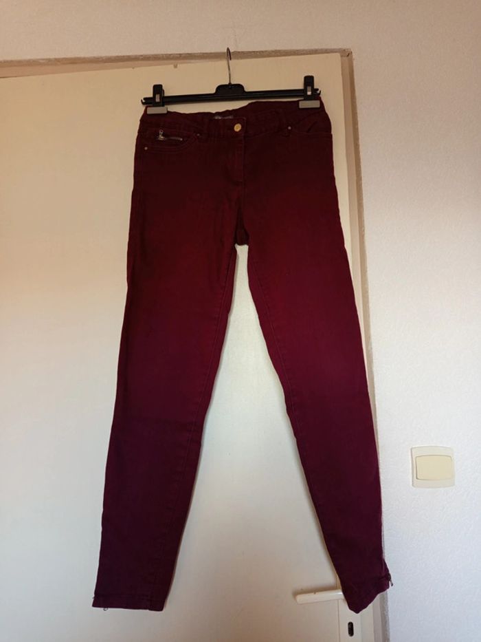 Jean Bordeaux en taille S de la marque ici et maintenant