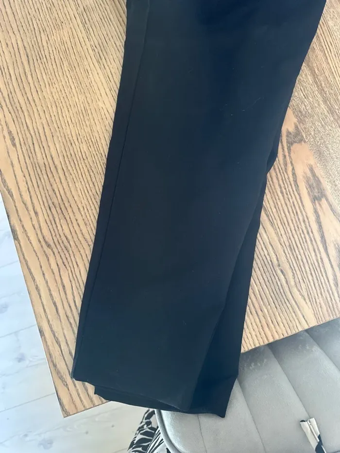 Pantalon noir - photo numéro 3