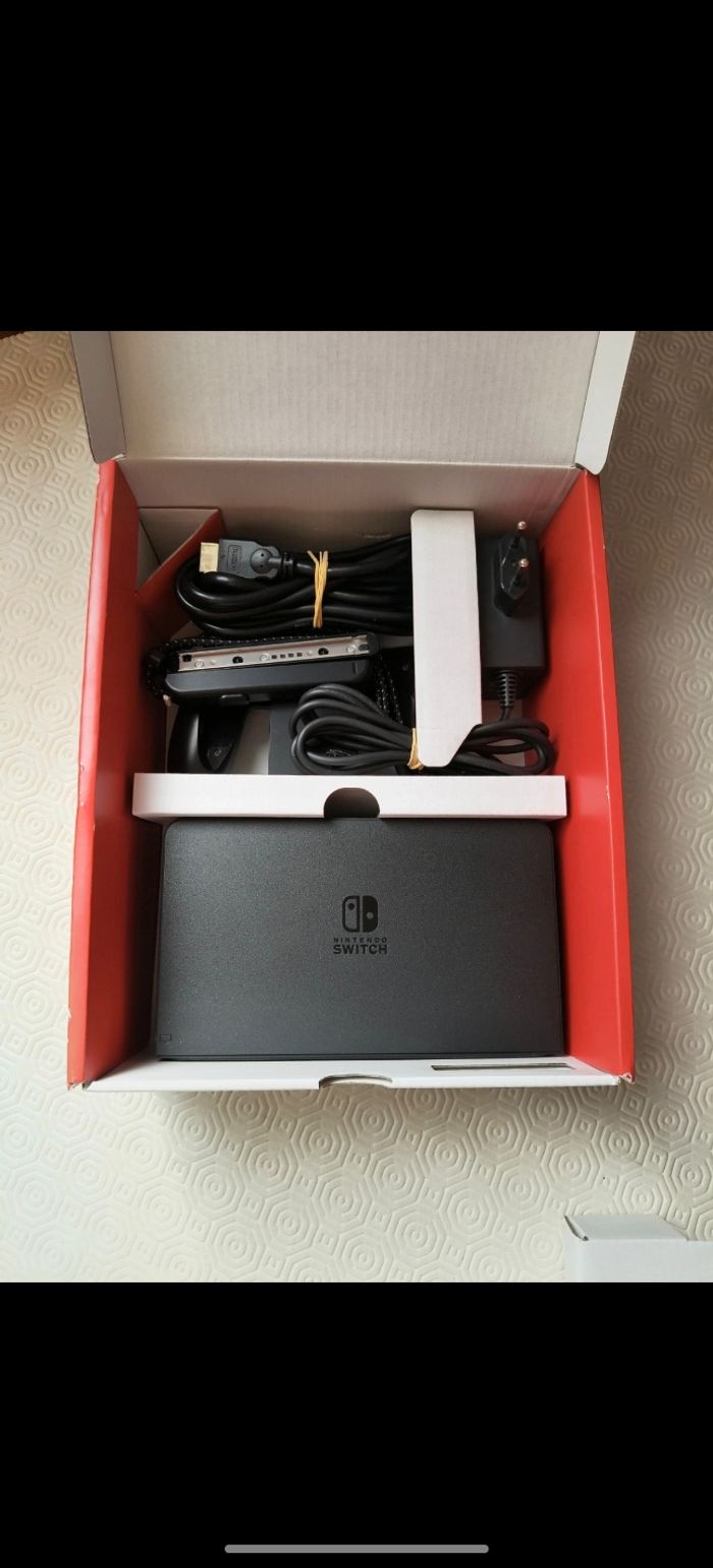 Nintendo switch OLED - photo numéro 3