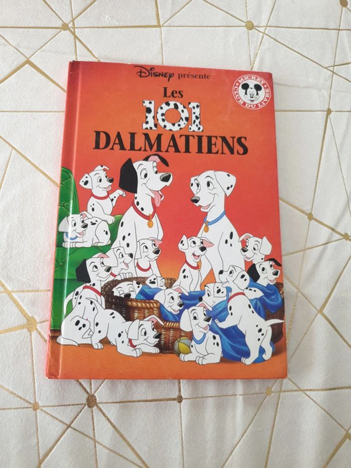 Livre "les 101 dalmatiens"