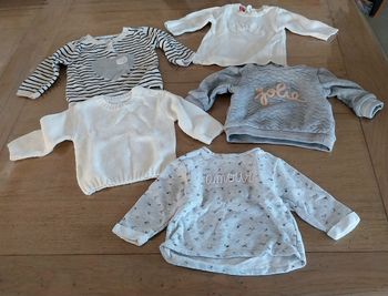 Lot de 5 pulls bébé fille 6mois en bon état