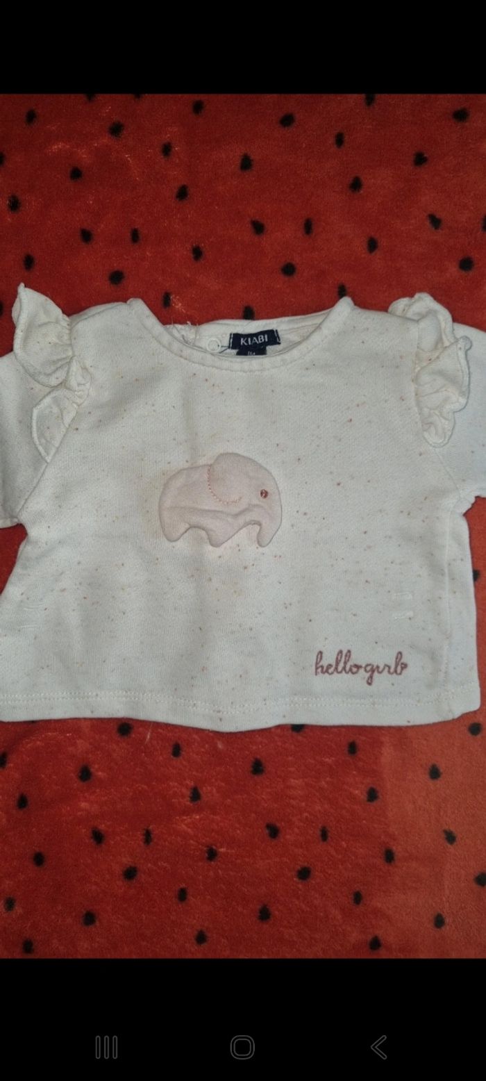Pull 1 mois fille en bon état