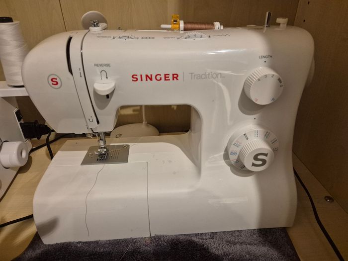 Machine à coudre singer - photo numéro 2