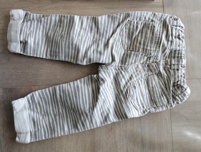 Pantalon zébré 12 mois - photo numéro 3
