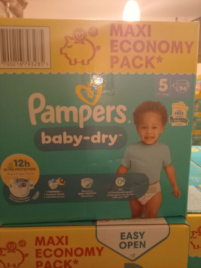 Couches pampers baby dry taille 5