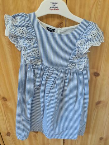 Robe rayée bleue et blanche fille