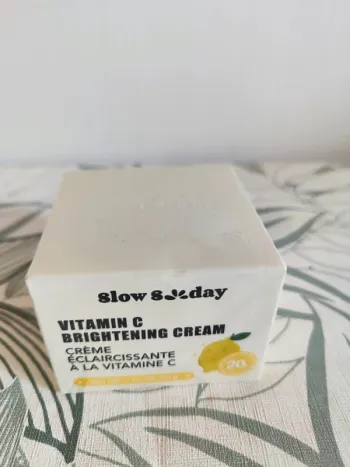 Slow s day creme éclaircissante a la vitamine c 50g valeur 6€  à utiliser 6 mois après ouverture