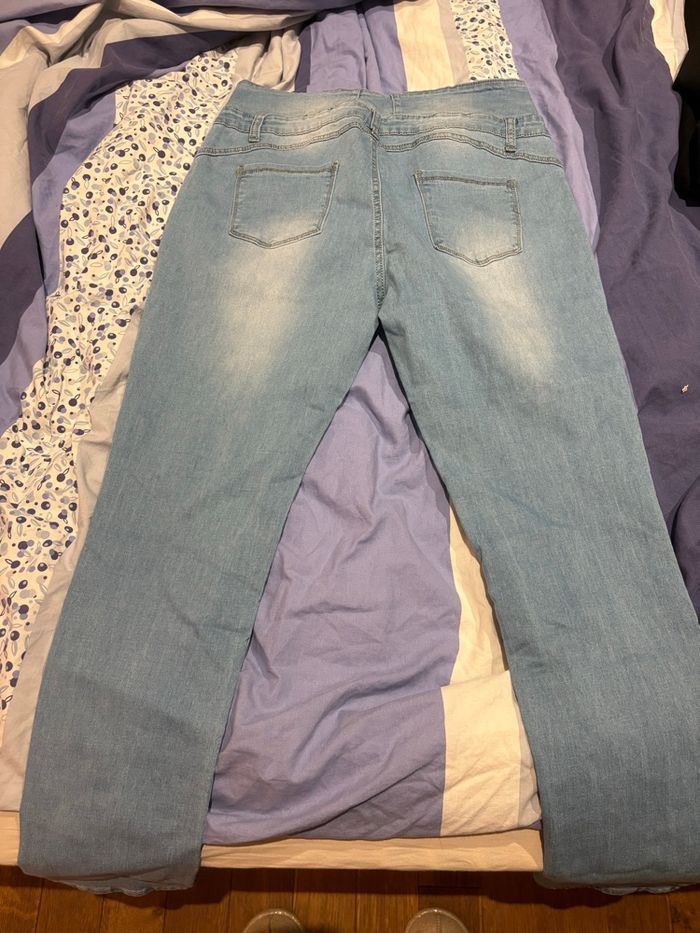 Jean bleu ciel - photo numéro 3