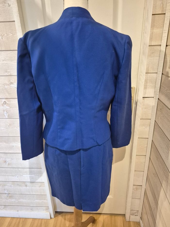 Tailleur - photo numéro 4