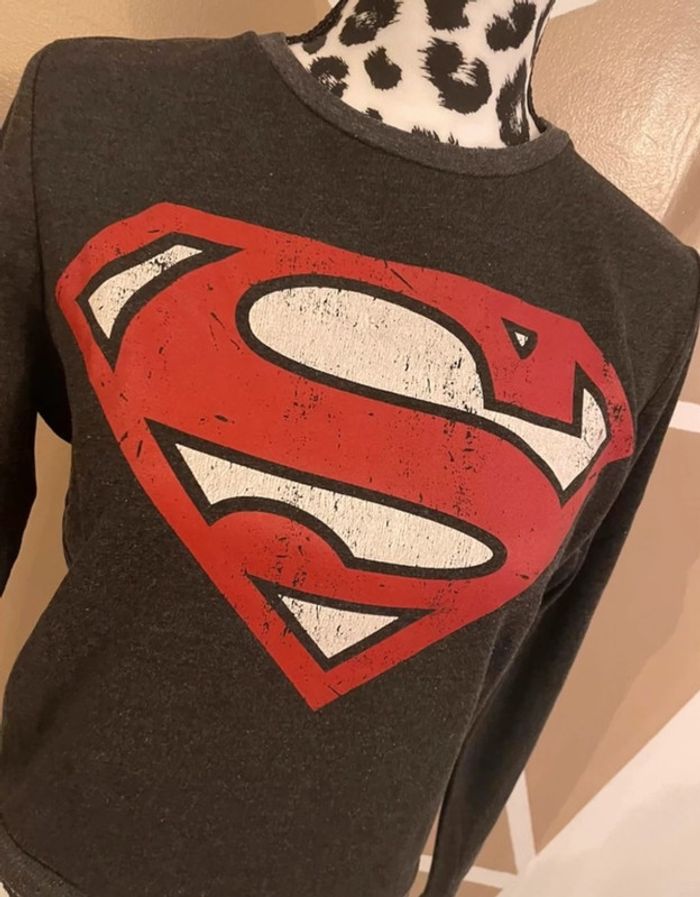Pull gris foncé superman - photo numéro 2