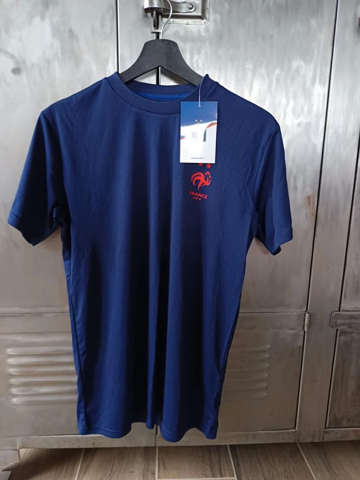 Tee-shirt FFT 2 étoiles taille S neuf