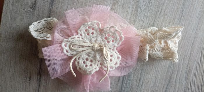Bandeau crème dentelle avec fleur