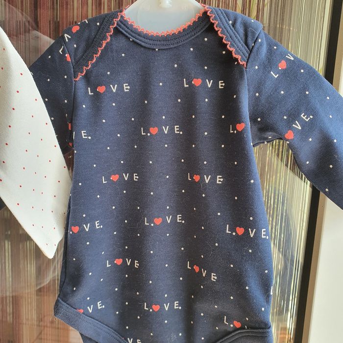 3 bodies 1 mois C&A - photo numéro 2