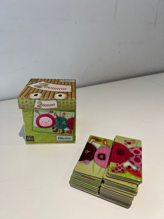 Jeu Domino et chenille