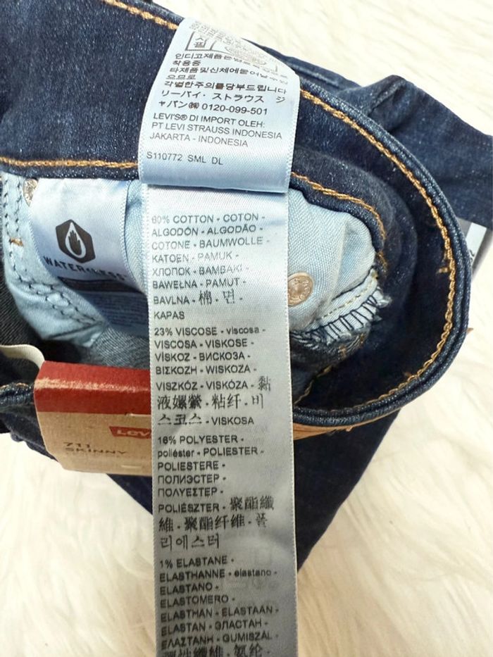 Jean Levi’s 711 Skinny – Taille 26/32 – Bleu brut – Neuf avec étiquette - photo numéro 2