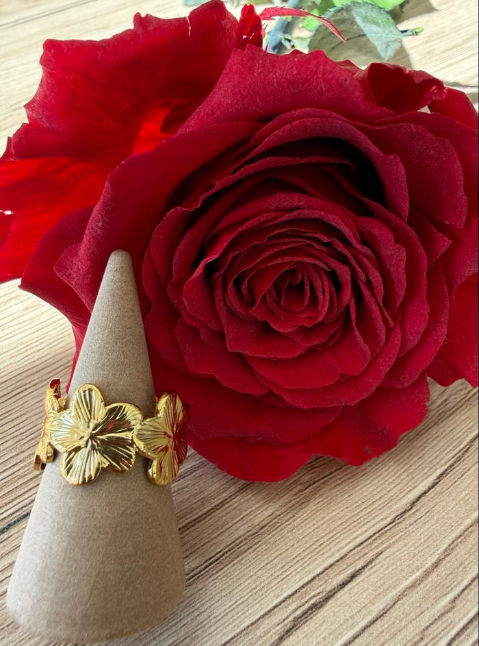 Bague dorée ajustable florale en acier inoxydable