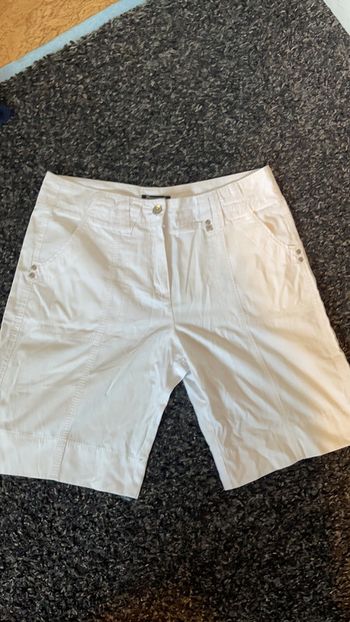Short blanc