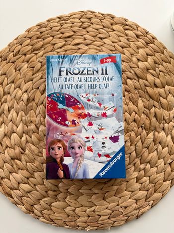Jeu de société Au secours d’Olaf ! Disney Frozen II La reine des neiges Ravensburger neuf