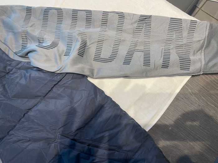 Blouson Bleu Gris Jordan Enfant Nike Taille 12/13 ans - photo numéro 3