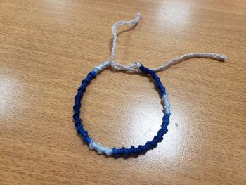 Bracelet torsadé neuf