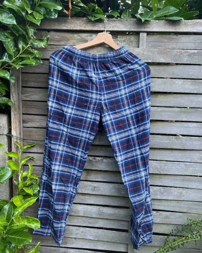 pantalon de la marque H&M, taille 158/164 cm, en très bon état.