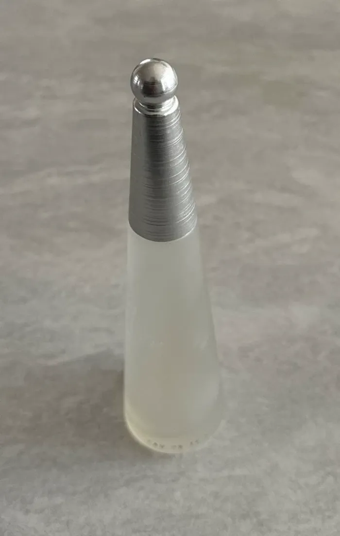 🤩 flacon vide idéal collectionneur🤩 Eau de toilette 100 ml Issey Miyake - photo numéro 2