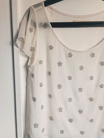 Blouse blanche transparente à perles argentés Hollister Taille M En très bon état