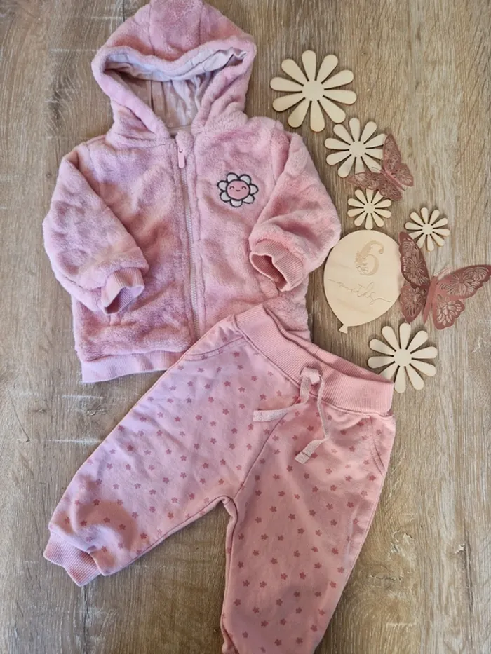 Ensemble veste er pantalon survêtement rose Tex bébé fille 6 mois
