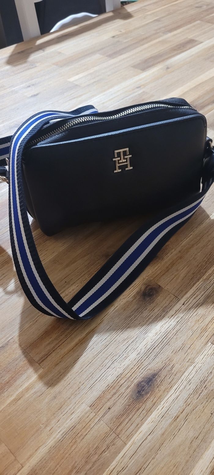 Sac bandoulière Tommy Hilfiger