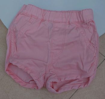 Short fille