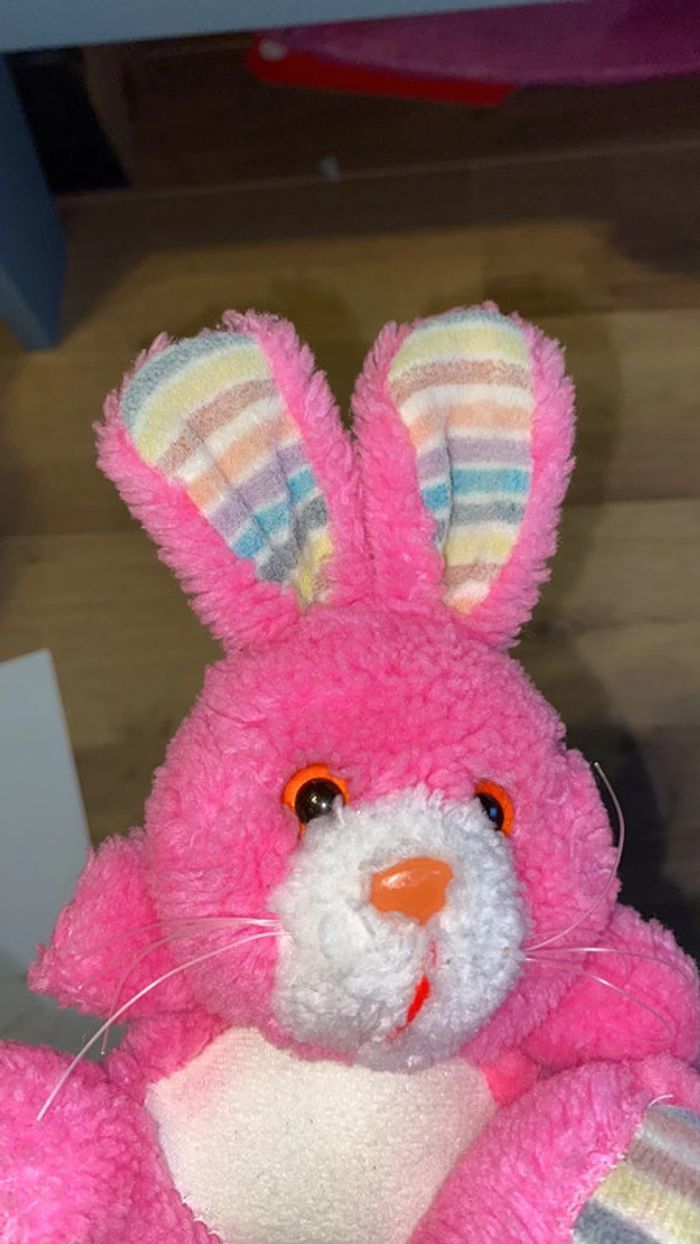 Doudou peluche Lapin rose fluo - photo numéro 2