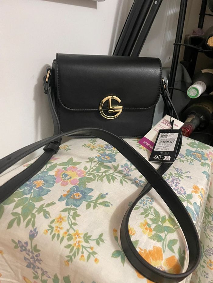 prix en boutique 65€, Sac besace Galeries Lafayette enduit lisse - photo numéro 6