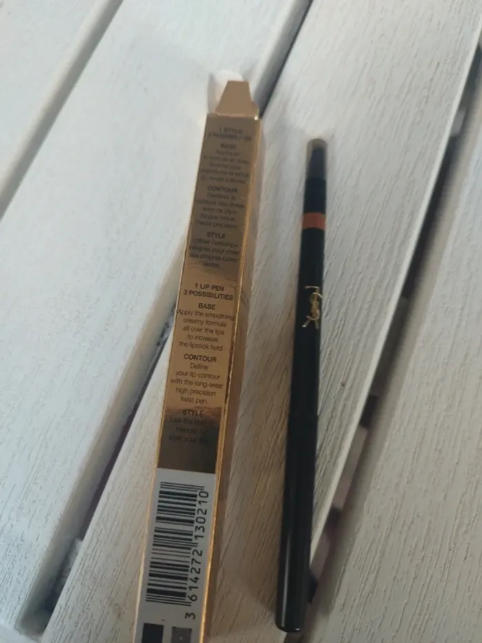 Crayon contour à lèvres Yves Saint Laurent couleur or n°27 - photo numéro 4