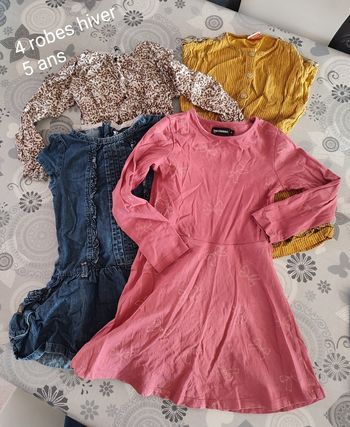 Lot de 4 robes 
