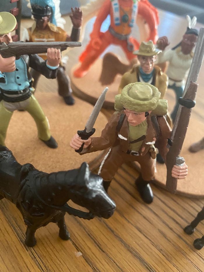 Lot de figurines cowboys et indiens - photo numéro 4