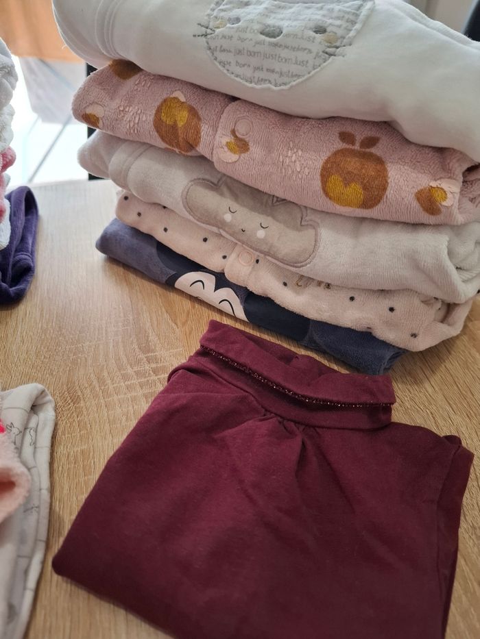 Lot 14 pyjamas + pull et gilet offert T.1mois - photo numéro 2