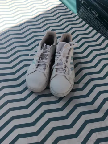 Basket taille 37 et demi