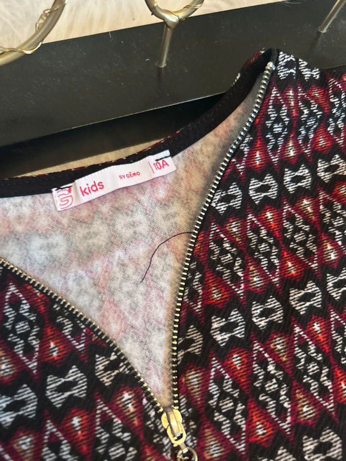 Très belle robe à motifs 🥰 gemo taille 10 ans - photo numéro 2