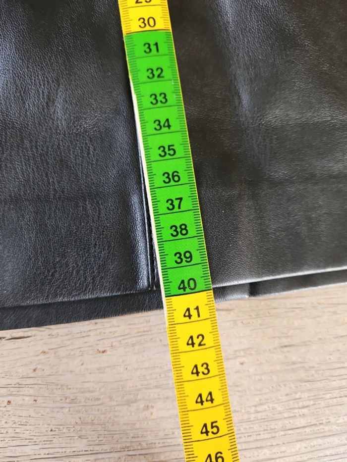 Jupe courte noire en polyester, imitation cuir, Kiabi, taille 34, jamais mise - photo numéro 15